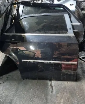 Chrysler 300C Rear door