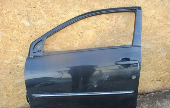 Toyota Corolla E140 E150 Front door