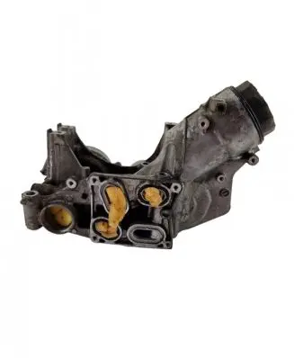 Honda CR-V Oil filter mounting bracket