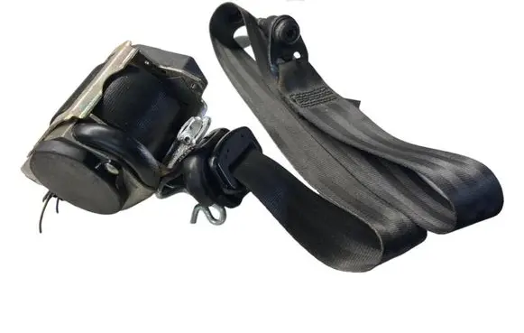 Ford Focus Front seatbelt BM5161295ACW 617231700 FZFZA