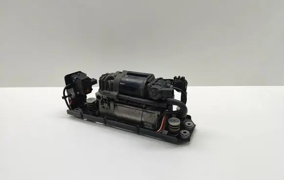 BMW 5 F10 F11 Air suspension compressor/pump 6794465 679446502 37206794465