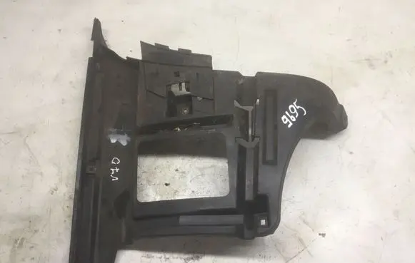 Volvo V70 Front bumper mounting bracket 8648199