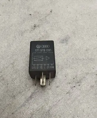 Volkswagen Golf II Other relay 171919091