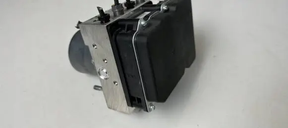 Land Rover Discovery 4 - LR4 ABS Pump FH222C405AD 0265239570 FH22-2C405-AD