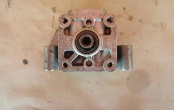 Ford Focus Power steering pump BV613A696AB VD104