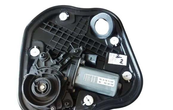 Audi A7 S7 4G Front door soft close latching motor 4G8837004