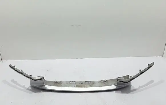 Front bumper lip