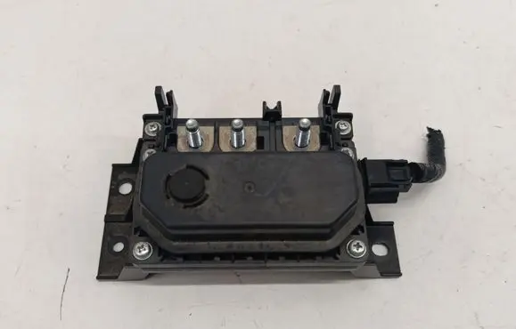 Nissan Qashqai J12 Current control relay 243026UA0A