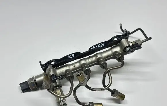 Opel Astra J Fuel main line pipe
