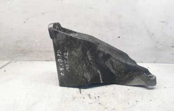 Audi A6 S6 C5 4B Engine mounting bracket 8D0199307P