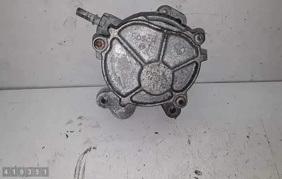 Ford Focus Vacuum pump D165-1B1402S