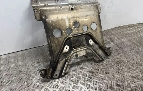 BMW 6 F12 F13 Engine splash shield/under tray 7197500