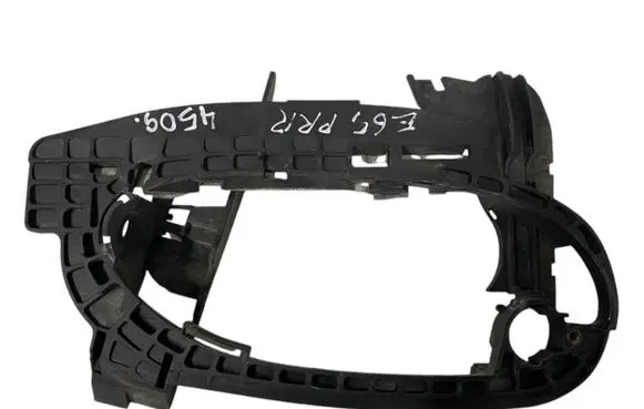 BMW 7 E65 E66 Front door exterior handle/bracket 7013702