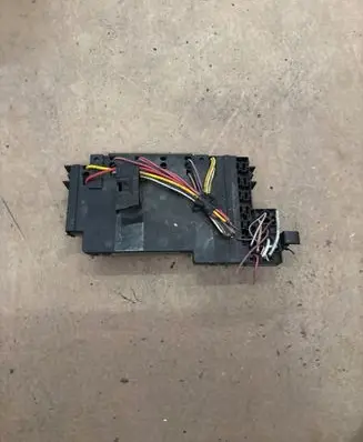 Renault Clio III Fuse box set 7700415565