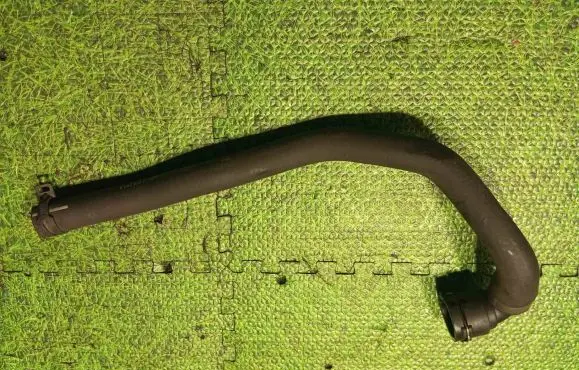 BMW X5M E70 Engine coolant pipe/hose 7576280 M7041001