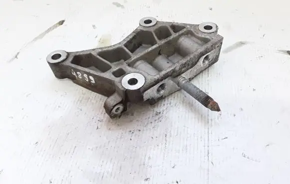 KIA Sorento Engine mounting bracket NOCODE