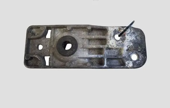 Opel Astra J Radiator mount bracket 13337826