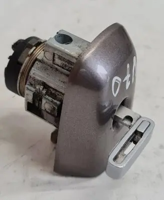 Volvo V70 Front door lock (next to the handle) 30484963