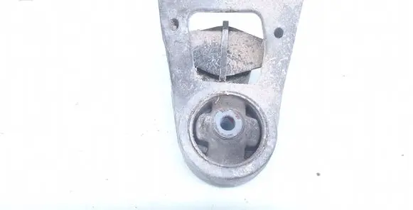 Toyota RAV 4 (XA30) Rear differential mounting bracket 