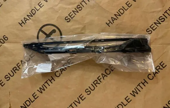Audi Q7 4M Front bumper lower grill 4M0807157F