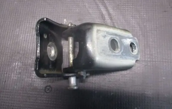 Peugeot 508 RXH Front door upper hinge 