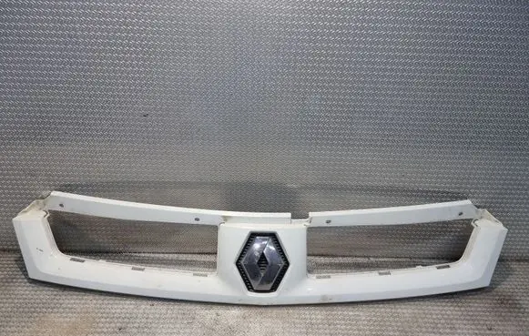 Renault Master II Front bumper upper radiator grill 8200233765