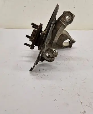 Volvo V40 Front wheel hub 31387650