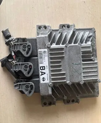 Nissan Qashqai Engine control unit/module 26013 S180033107A