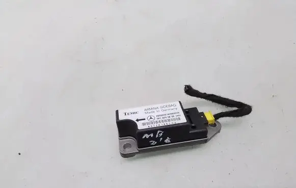 Mercedes-Benz E W210 Airbag deployment crash/impact sensor 0018205626