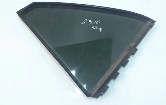 Toyota Avensis T250 Rear vent window glass AS3