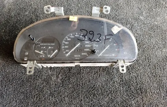 Mazda 323 F Speedometer (instrument cluster) 769809783