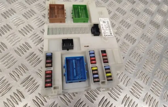 Volvo S80 Fuse module 31314866