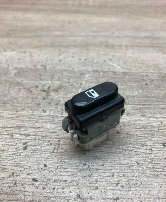 Nissan Primera Central locking switch button 2808201
