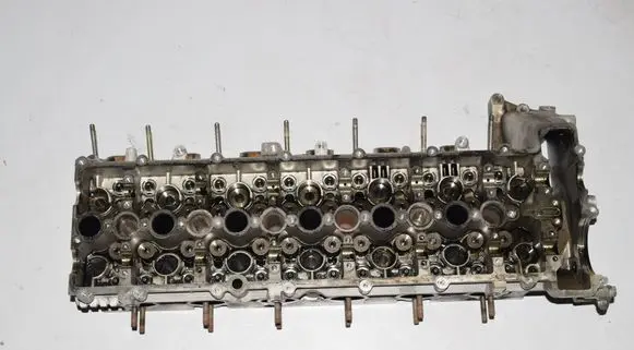 BMW 5 E39 Engine head 7788581