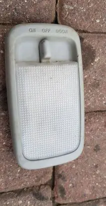 Toyota Hilux (AN10, AN20, AN30) Front seat light