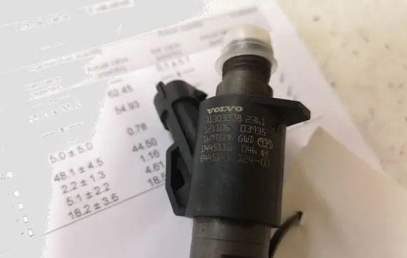 Volvo XC60 Fuel injector 0445116046