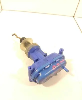 Audi 80 90 S2 B4 Central locking vacuum pump 893862153d
