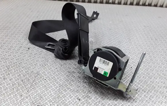 Opel Astra H Front seatbelt 560834801