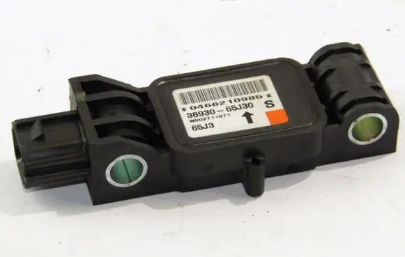 Suzuki Grand Vitara II Airbag deployment crash/impact sensor 3893065J30