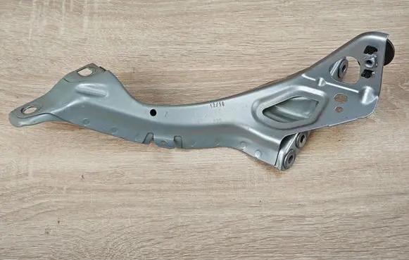 Audi A6 C7 Fender mounting bracket 4G0821135A