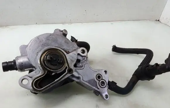 Volkswagen PASSAT B5.5 Vacuum pump 00607A