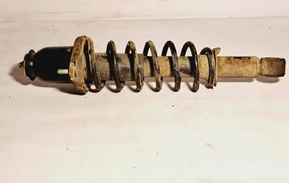 Toyota Corolla Verso E121 Rear shock absorber/damper 485301307