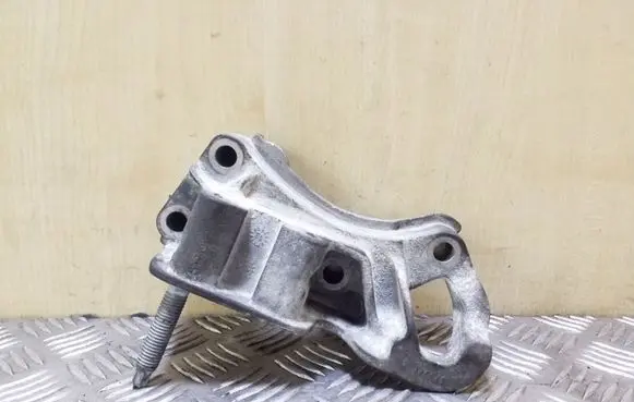 Ford Focus Engine mounting bracket 3M516030AF
