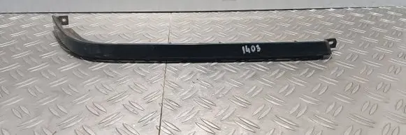 Mercedes-Benz C W202 Under headlight/headlamp trim 2028260877 01096077