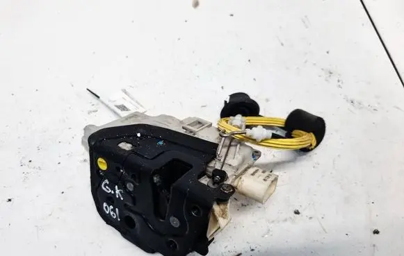 Audi A6 S6 C6 4F Rear door lock 4F0839015A