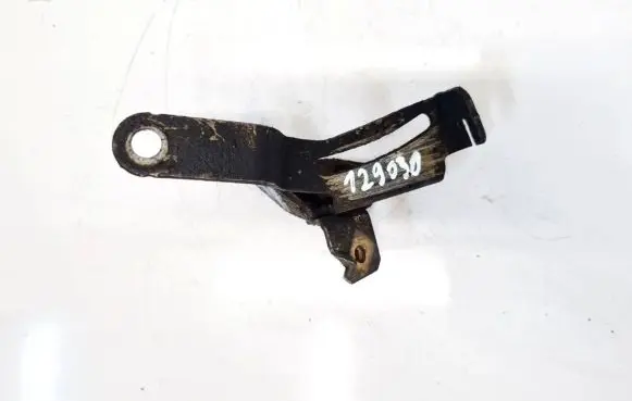 Mitsubishi Colt Engine mounting bracket