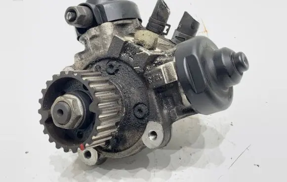 Audi A4 S4 B8 8K Fuel injection high pressure pump
