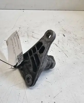 Audi A6 S6 C5 4B Engine mounting bracket 8E0199343