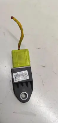 Hyundai i40 Airbag deployment crash/impact sensor