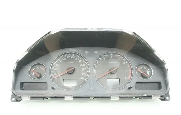 Volvo V70 Speedometer (instrument cluster) 30746097